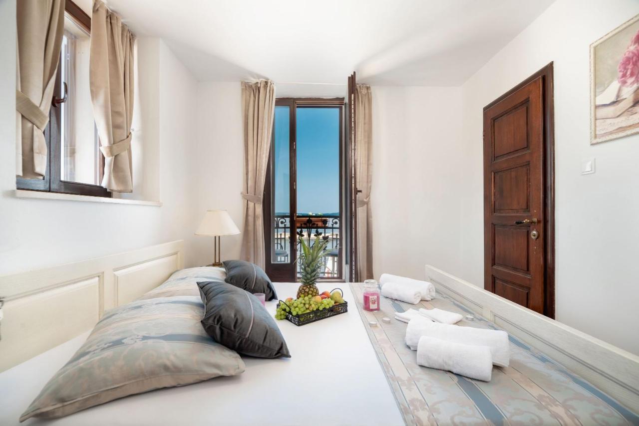 Luxury Apartments Perko Kastela Luaran gambar