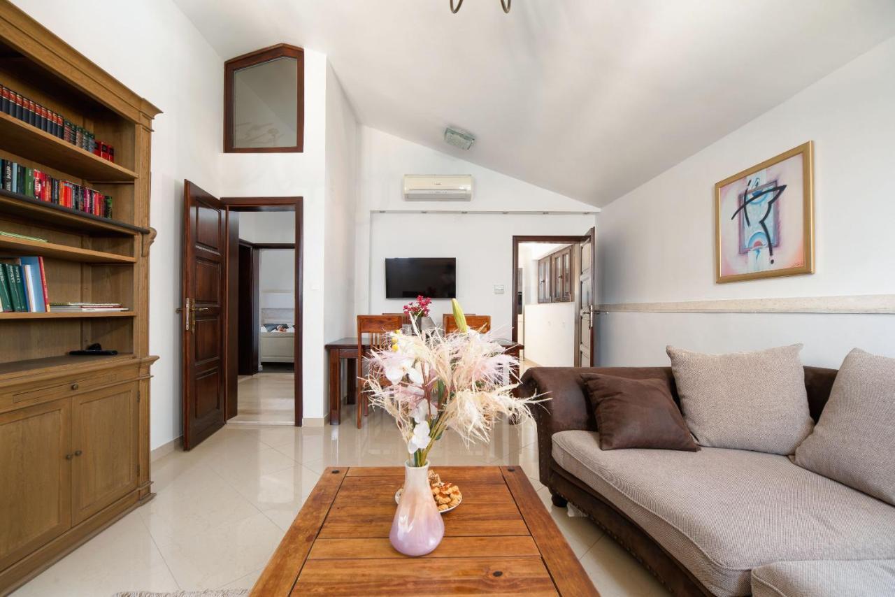 Luxury Apartments Perko Kastela Luaran gambar
