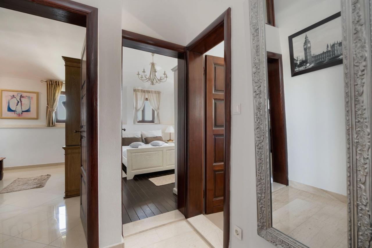 Luxury Apartments Perko Kastela Luaran gambar